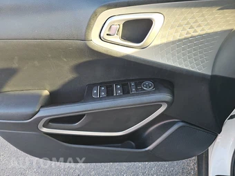 2025 Kia Soul LX - miniatura 9