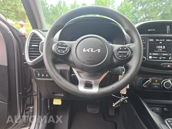 2025 Kia Soul LX - miniatura 10