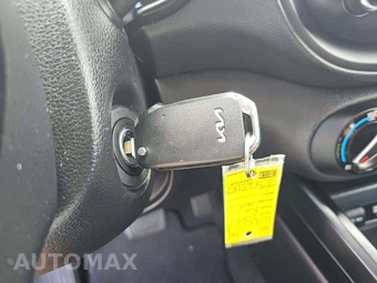 2025 Kia Soul LX - miniatura 8