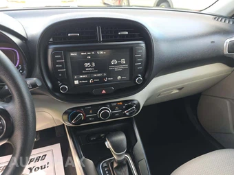 2025 Kia Soul LX - miniatura 10