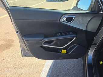 2025 Kia Soul LX - miniatura 9