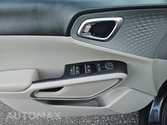 2025 Kia Soul LX - miniatura 9