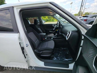 2025 Kia Soul LX - miniatura 18