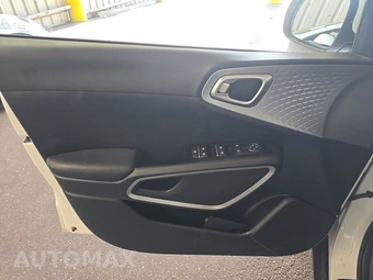 2025 Kia Soul LX - miniatura 9