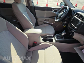 2025 Kia Soul LX - miniatura 8