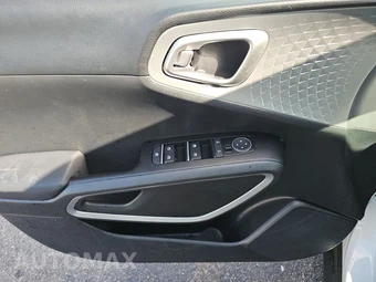2025 Kia Soul LX - miniatura 9