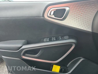 2025 Kia Soul LX - miniatura 9