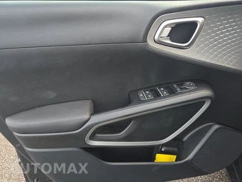 2025 Kia Soul LX - miniatura 9