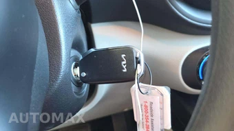 2025 Kia Soul LX - miniatura 18