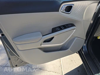 2025 Kia Soul LX - miniatura 9