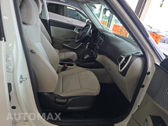 2025 Kia Soul LX - miniatura 8