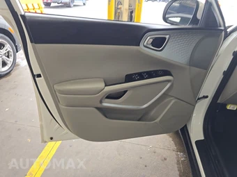 2025 Kia Soul LX - miniatura 9