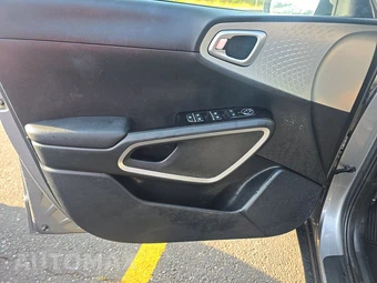 2025 Kia Soul LX - miniatura 9