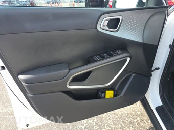 2025 Kia Soul LX - miniatura 9