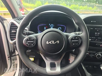 2025 Kia Soul LX - miniatura 10
