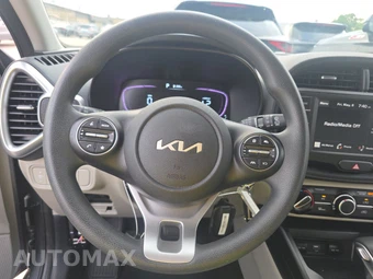 2025 Kia Soul LX - miniatura 10