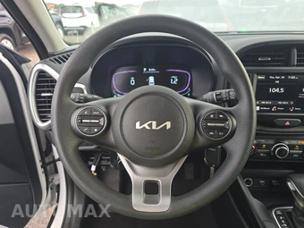 2025 Kia Soul LX - miniatura 10
