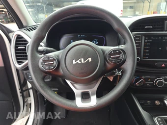 2025 Kia Soul LX - miniatura 10