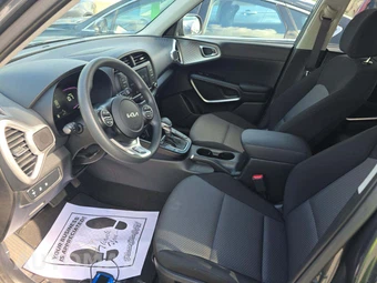 2025 Kia Soul LX - miniatura 6