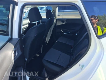 2025 Kia Soul LX - miniatura 13
