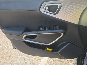2025 Kia Soul LX - miniatura 9