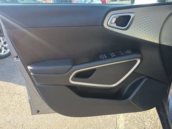 2025 Kia Soul LX - miniatura 9