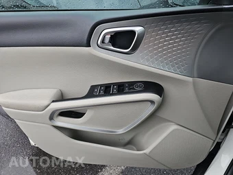 2025 Kia Soul LX - miniatura 9