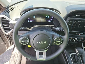 2025 Kia Soul LX - miniatura 10