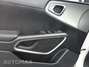 2025 Kia Soul LX - miniatura 9