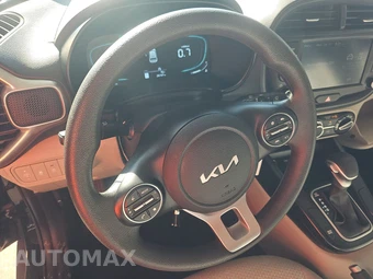 2025 Kia Soul LX - miniatura 10
