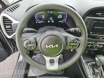 2025 Kia Soul LX - miniatura 10