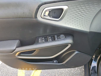 2025 Kia Soul LX - miniatura 9
