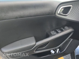 2025 Kia Soul LX - miniatura 9