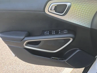 2025 Kia Soul LX - miniatura 9