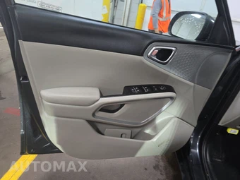 2025 Kia Soul LX - miniatura 9