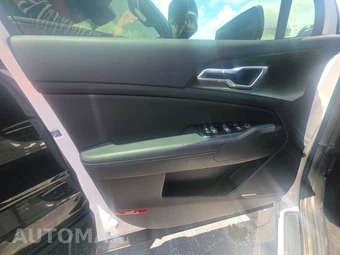 2025 Kia Sportage EX - miniatura 9