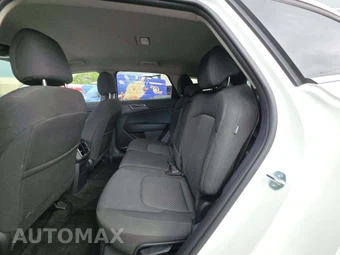 2025 Kia Sportage LX - miniatura 10