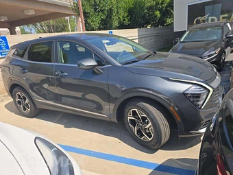 2025 Kia Sportage LX - miniatura 4