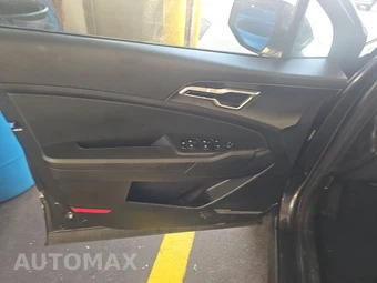2025 Kia Sportage LX - miniatura 9