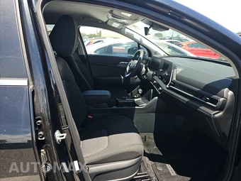 2025 Kia Sportage LX - miniatura 8