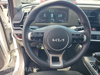 2025 Kia Sportage LX - miniatura 10
