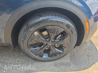 2025 Kia Sportage Plug-In Hybrid X-Line - miniatura 9