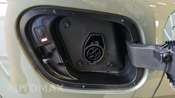 2025 Kia Sportage Plug-In Hybrid X-Line Prestige - miniatura 19