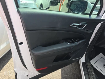 2025 Kia Sportage SX-Prestige - miniatura 9