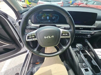 2025 Kia Telluride EX - miniatura 10