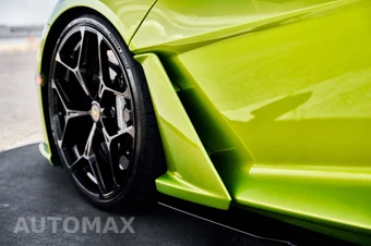 2025 Lamborghini Revuelto – miniatura 10