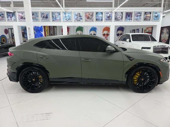 2025 Lamborghini Urus SE – miniatura 4