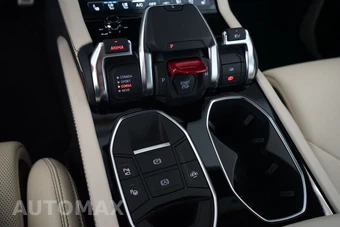 2025 Lamborghini Urus SE - miniatura 20