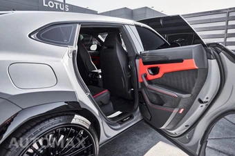 2025 Lamborghini Urus SE - miniatura 25