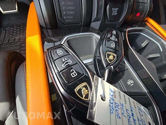 2025 Lamborghini Urus SE - miniatura 8